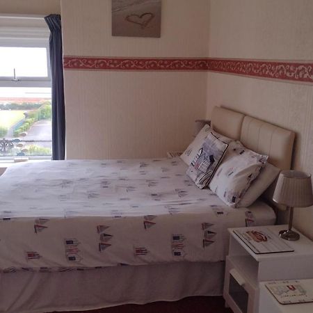 شقة The Kathrene Second Floor Sea View فليتوود المظهر الخارجي الصورة
